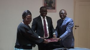 Signature des accords d’établissement avec les syndicats des communicateurs